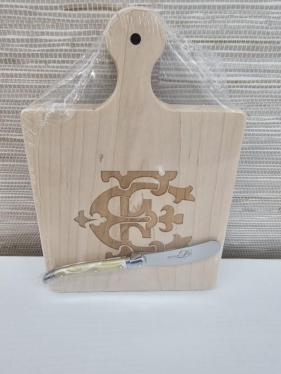 MAPLE LEAF Initial Cutting Board