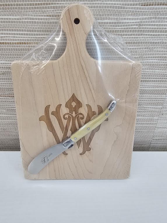 MAPLE LEAF Initial Cutting Board