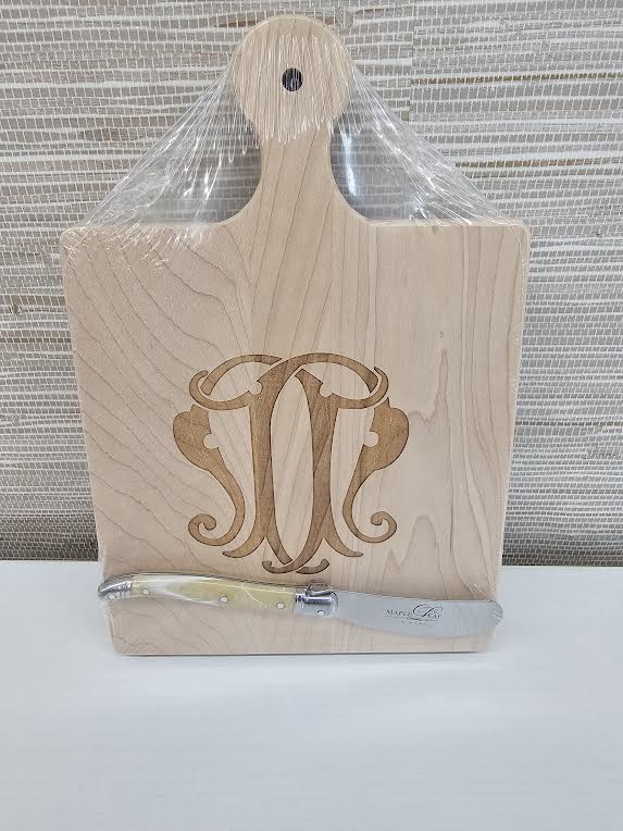 MAPLE LEAF Initial Cutting Board