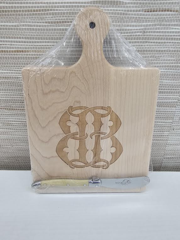 MAPLE LEAF Initial Cutting Board