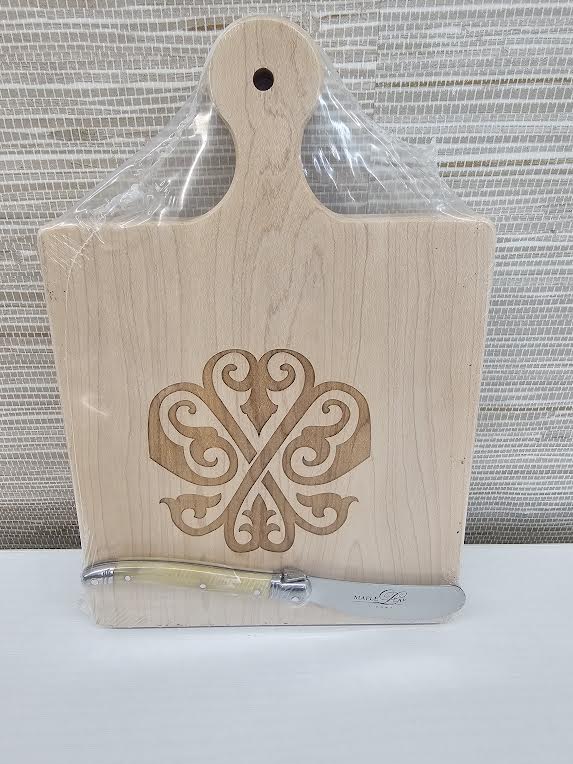 MAPLE LEAF Initial Cutting Board