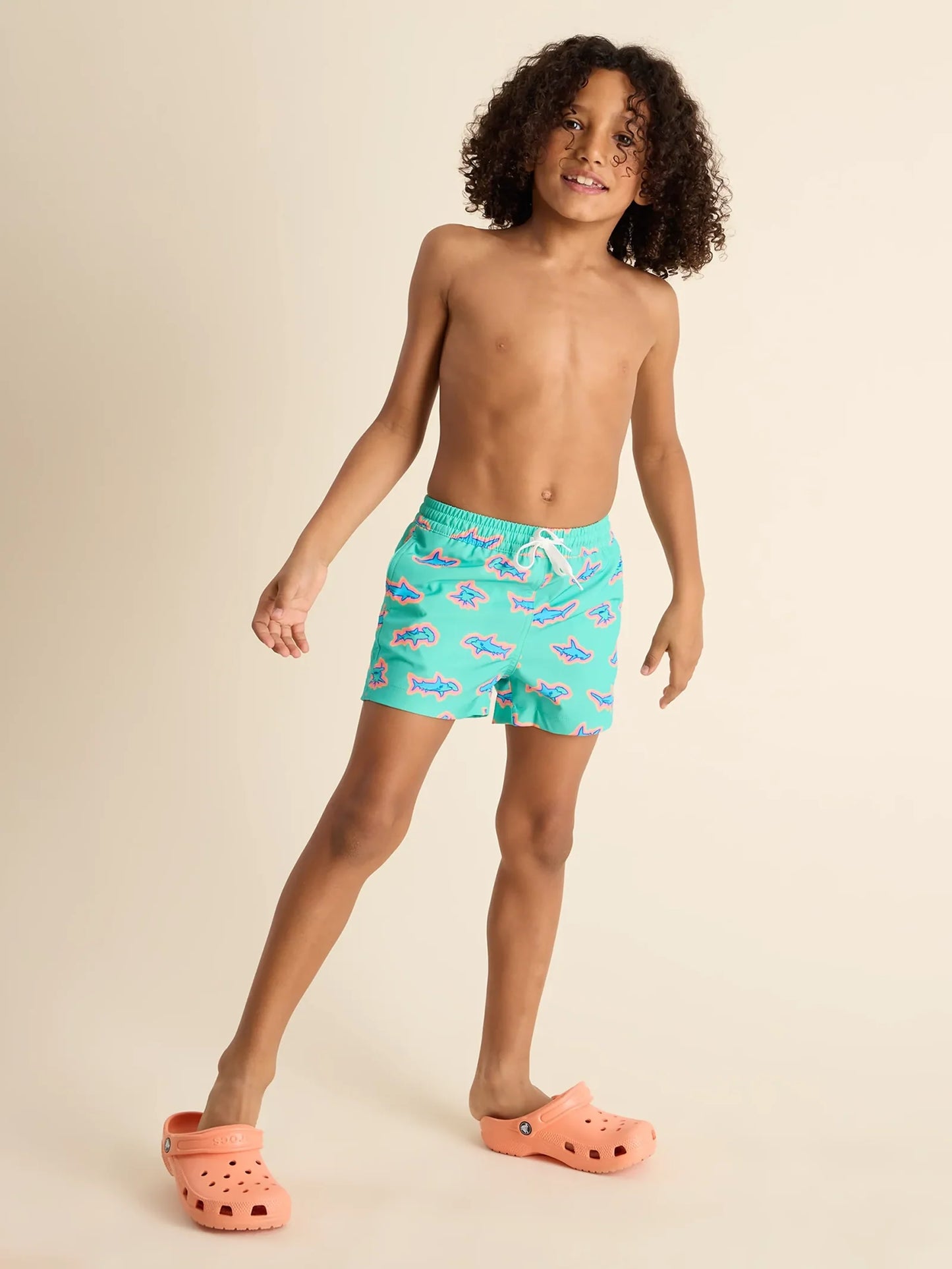 Chubbies The Apex Swimmers Boys Lined Classic Swim Trunk | Shorter, Teal Sharks/Blue Wave Liner