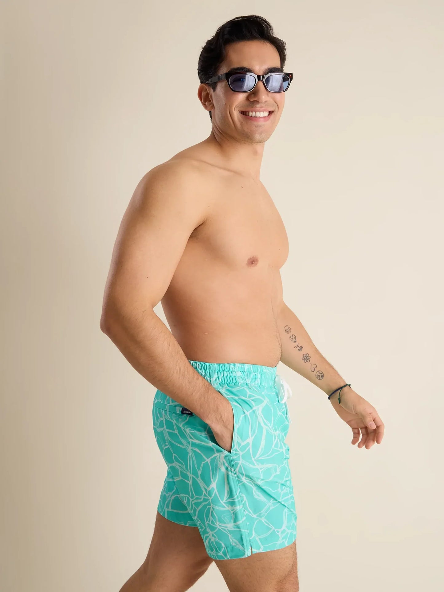 Chubbies The Pool Parties Lined Classic Swim Trunk, Aqua Abstract Line
