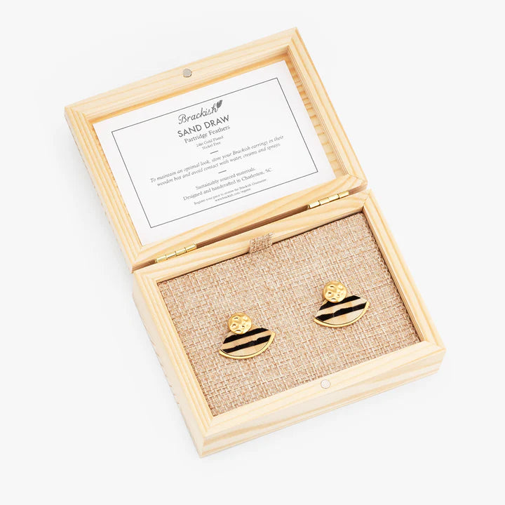 BRACKISH SAND DRAW STUD EARRING