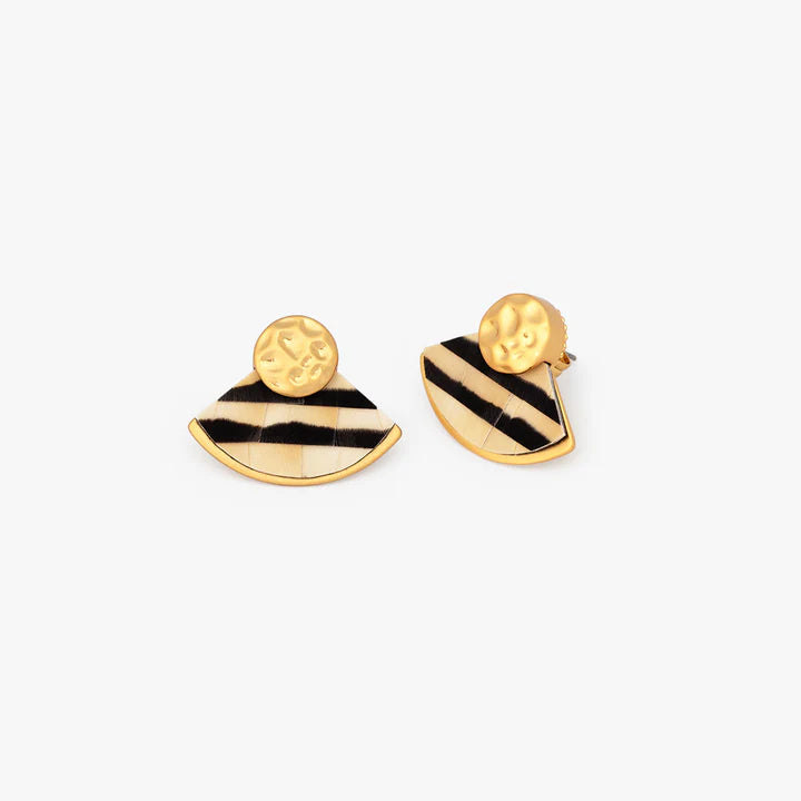BRACKISH SAND DRAW STUD EARRING