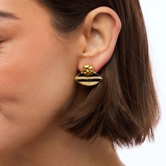 BRACKISH SAND DRAW STUD EARRING